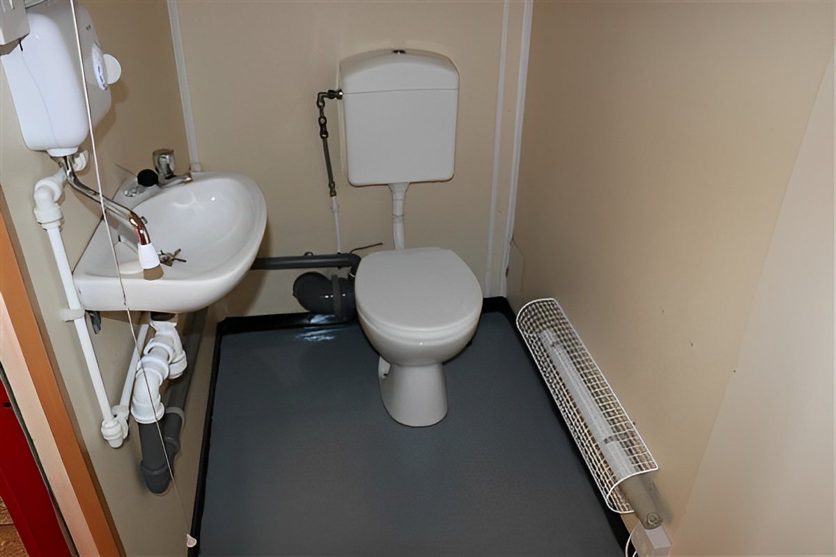 16ft x 9ft site office with toilet 16ft x 9ft site office with toilet