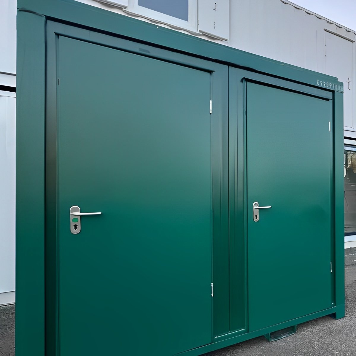 8ft x 5ft mains toilet/shower 8ft x 5ft mains toilet/shower