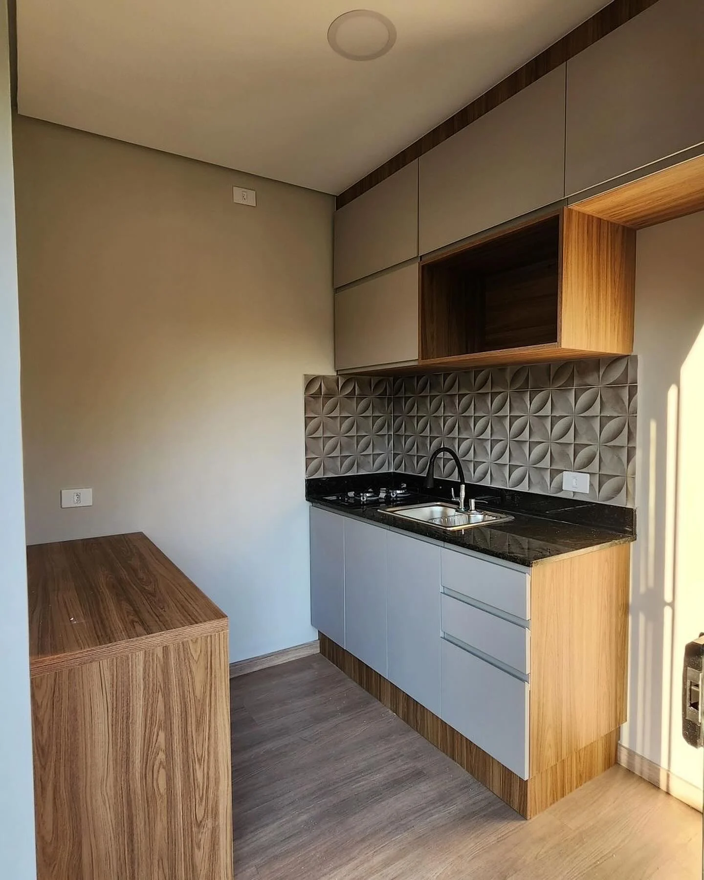 custom 20ft shipping container home with water tank custom 20ft shipping container home with water tank