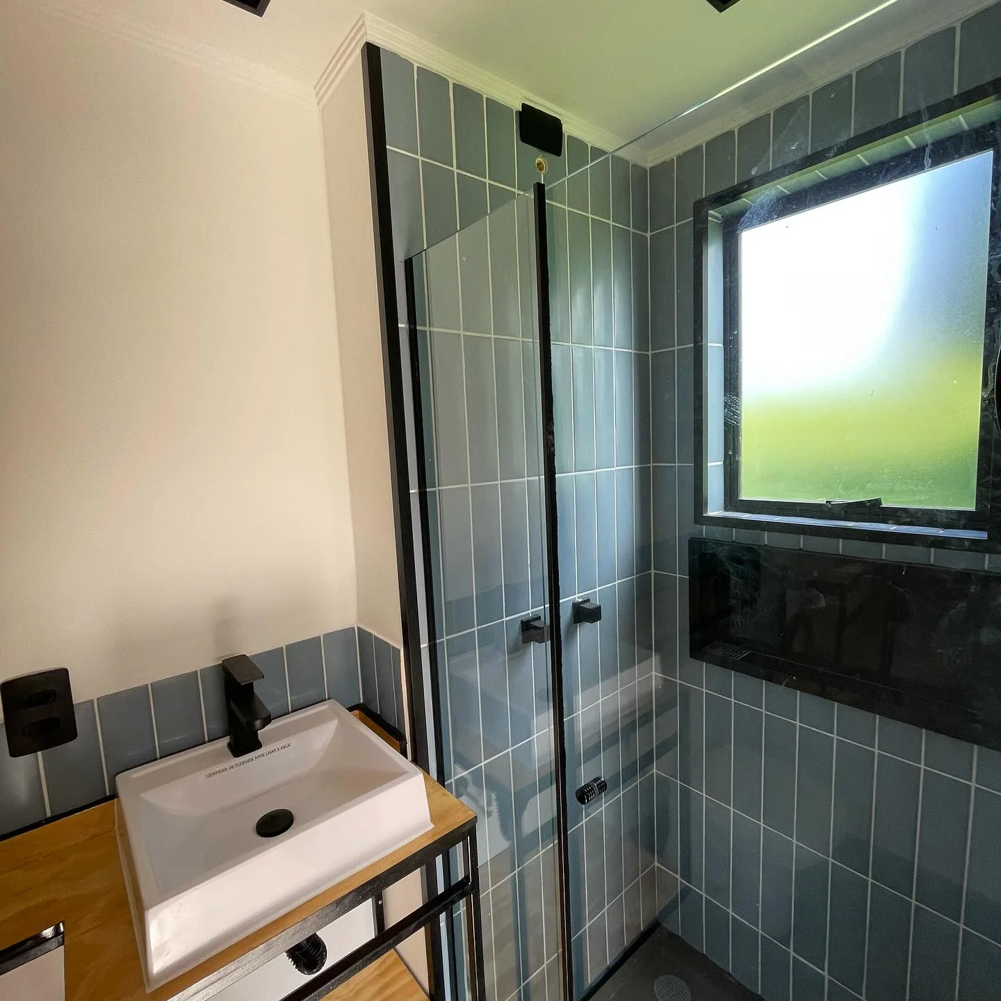 custom 20ft cozy cabin container house custom 20ft cozy cabin container house