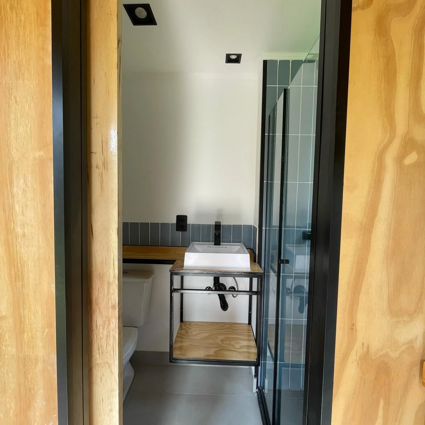 custom 20ft cozy cabin container house custom 20ft cozy cabin container house